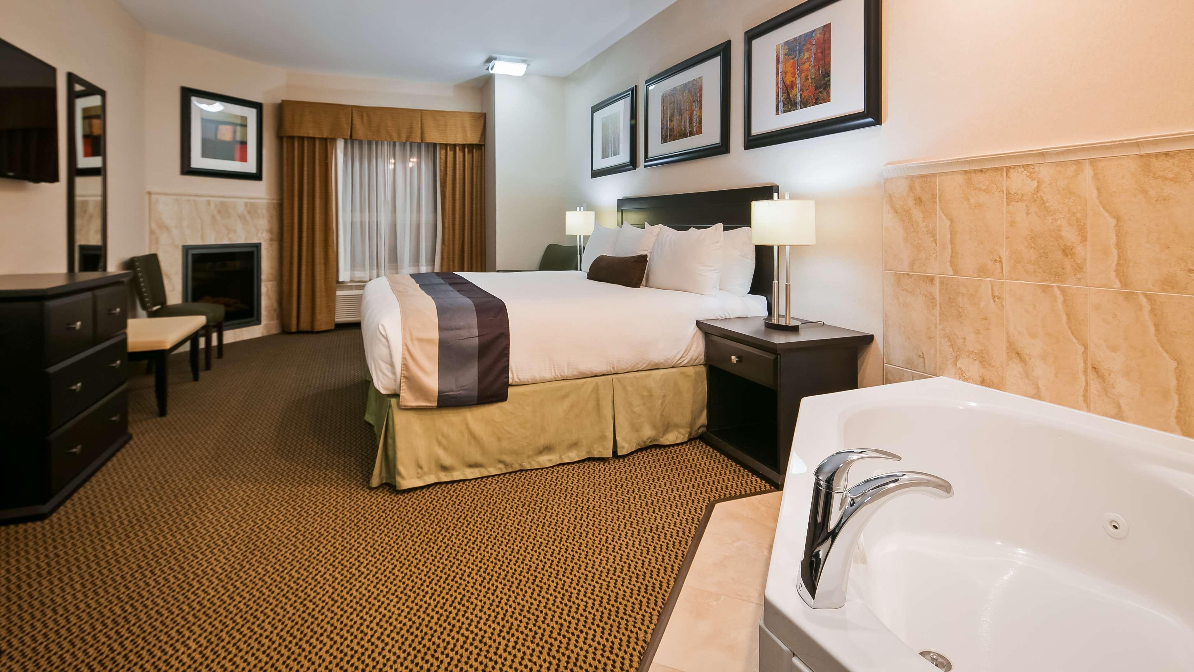 Best Western Wainwright Inn & Suites Exteriör bild