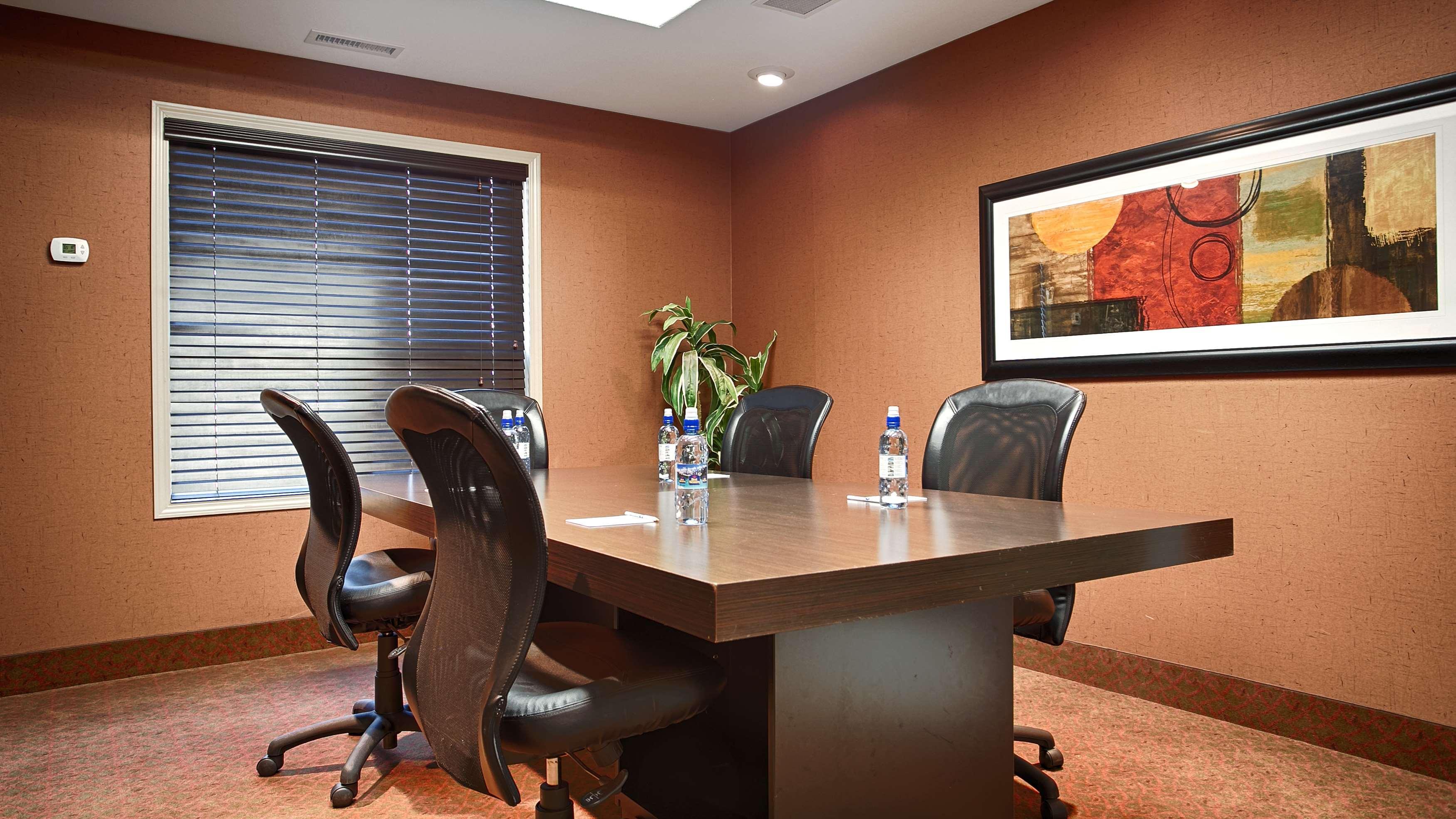 Best Western Wainwright Inn & Suites Exteriör bild