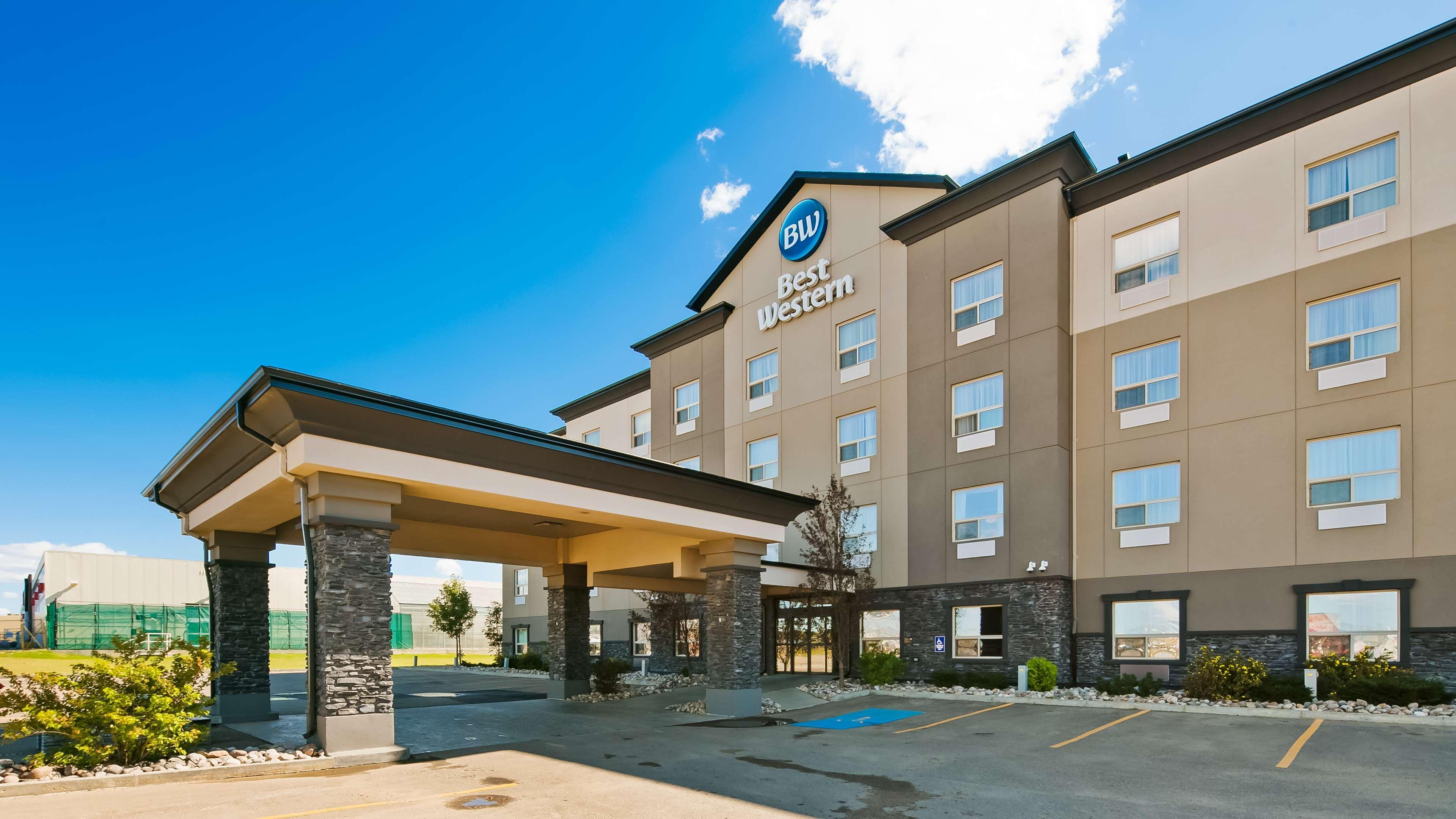 Best Western Wainwright Inn & Suites Exteriör bild