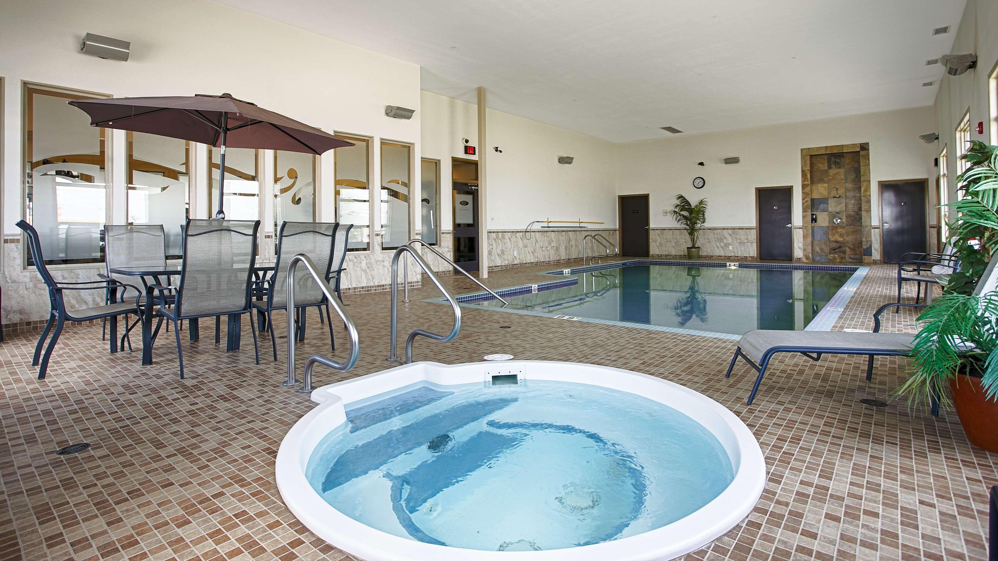 Best Western Wainwright Inn & Suites Exteriör bild