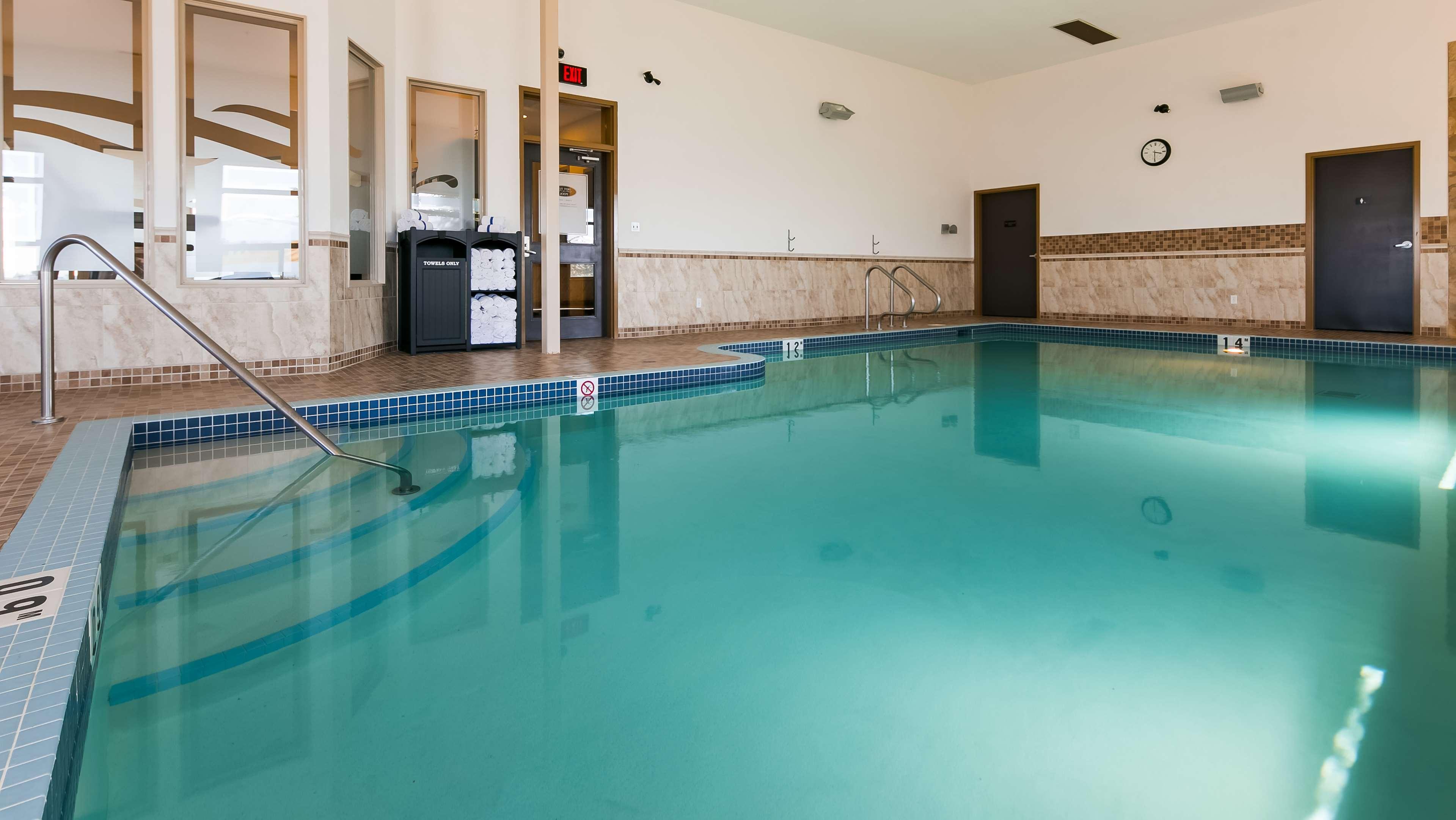 Best Western Wainwright Inn & Suites Exteriör bild