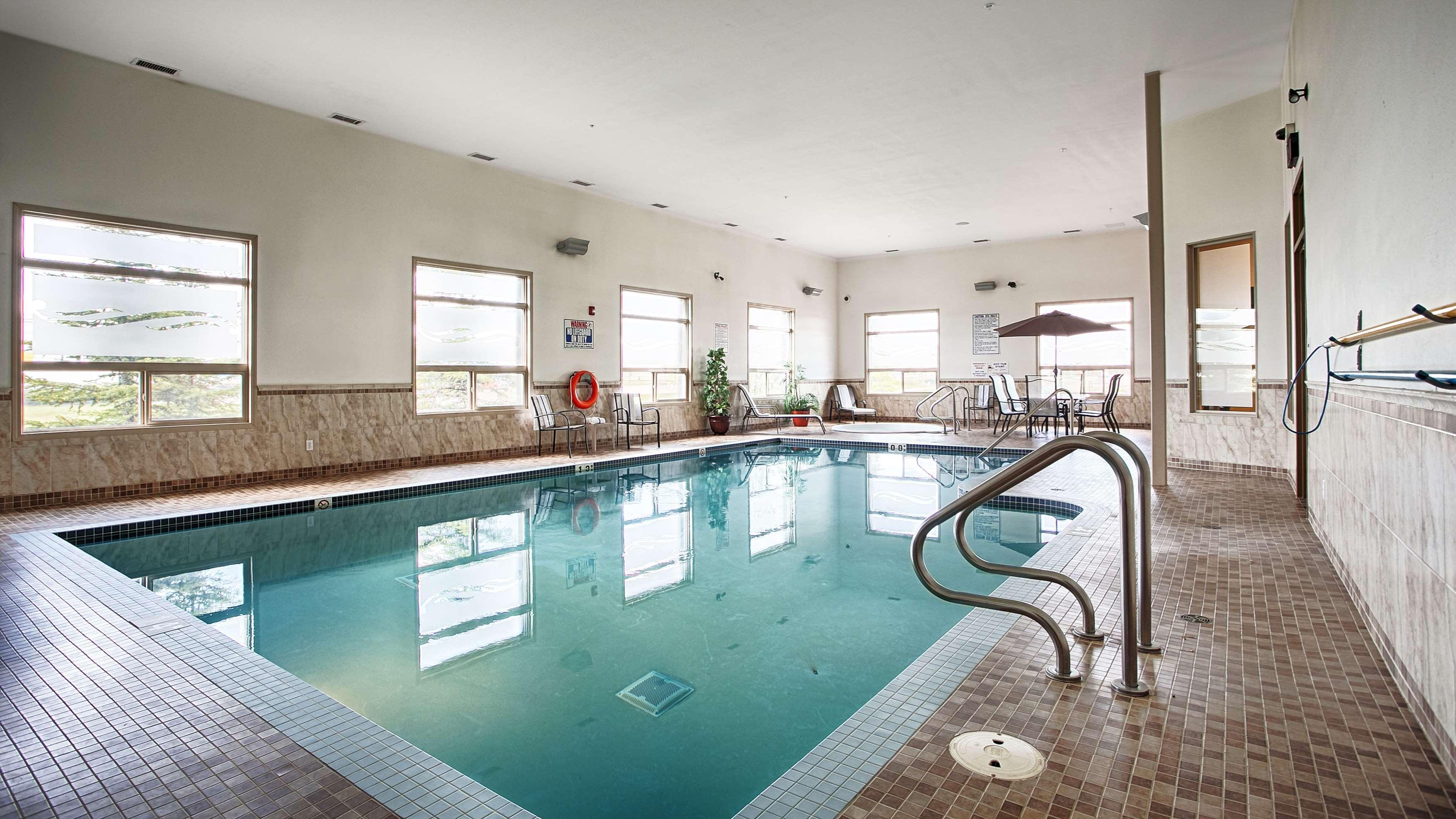 Best Western Wainwright Inn & Suites Exteriör bild