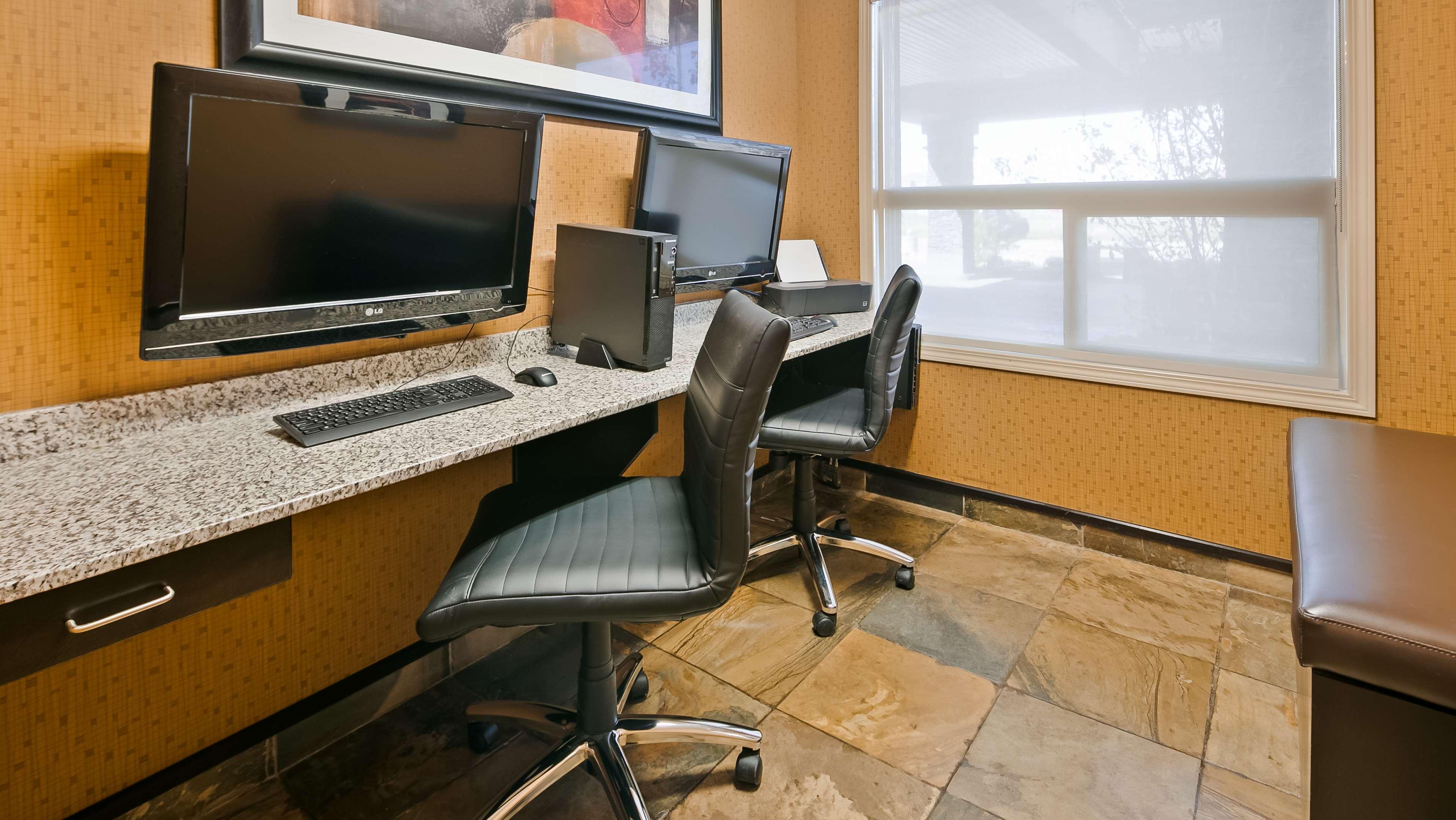 Best Western Wainwright Inn & Suites Exteriör bild