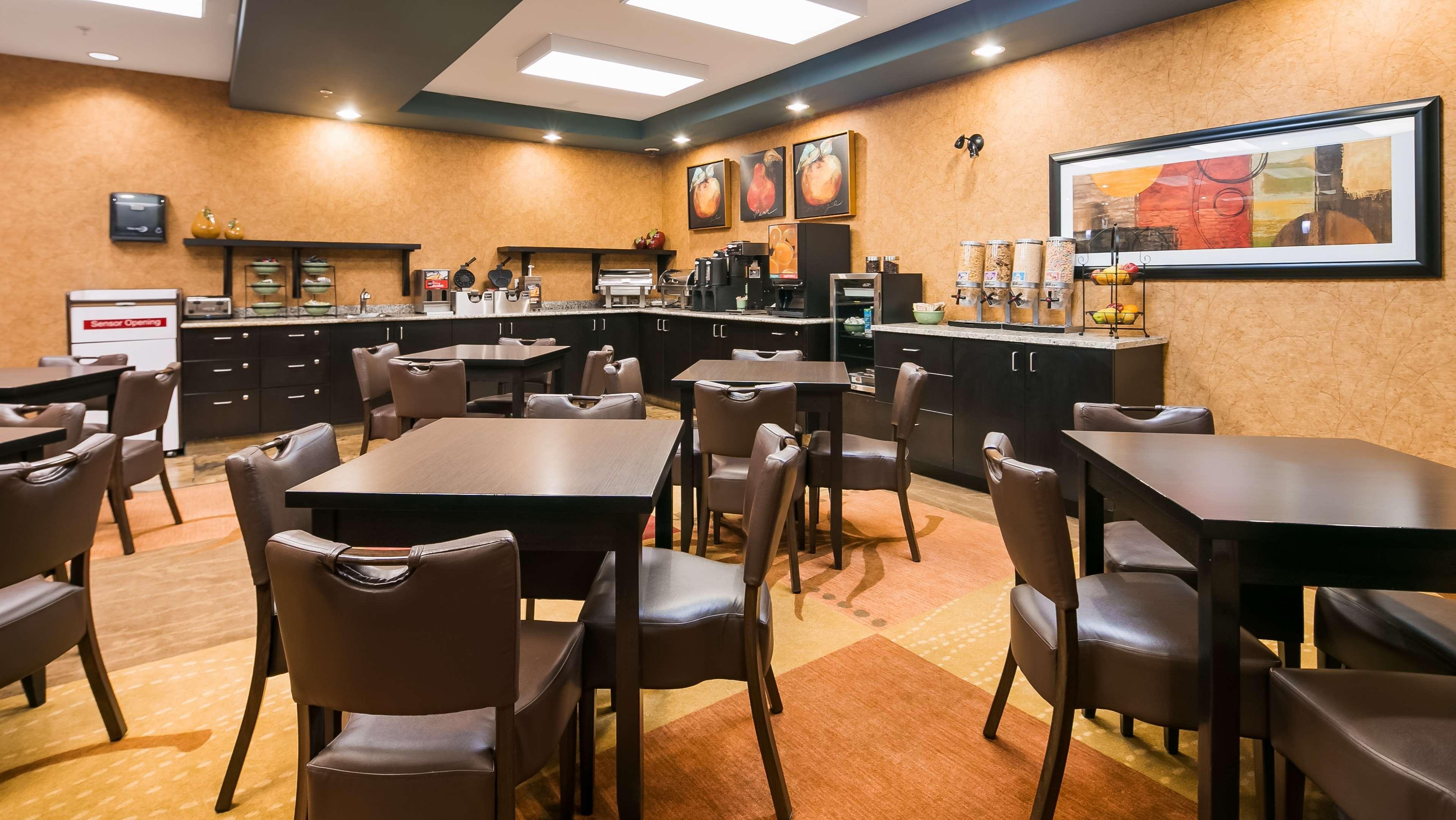 Best Western Wainwright Inn & Suites Exteriör bild