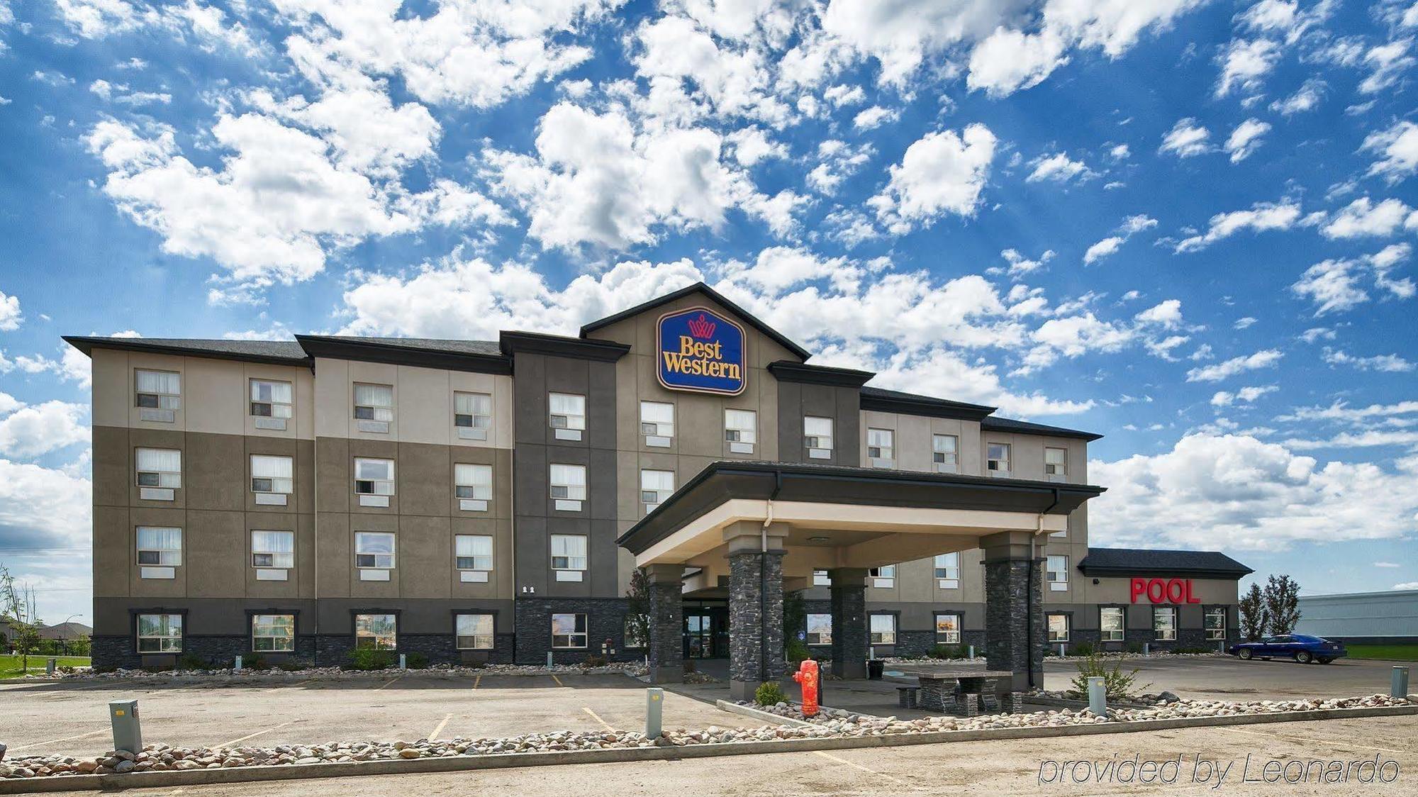 Best Western Wainwright Inn & Suites Exteriör bild