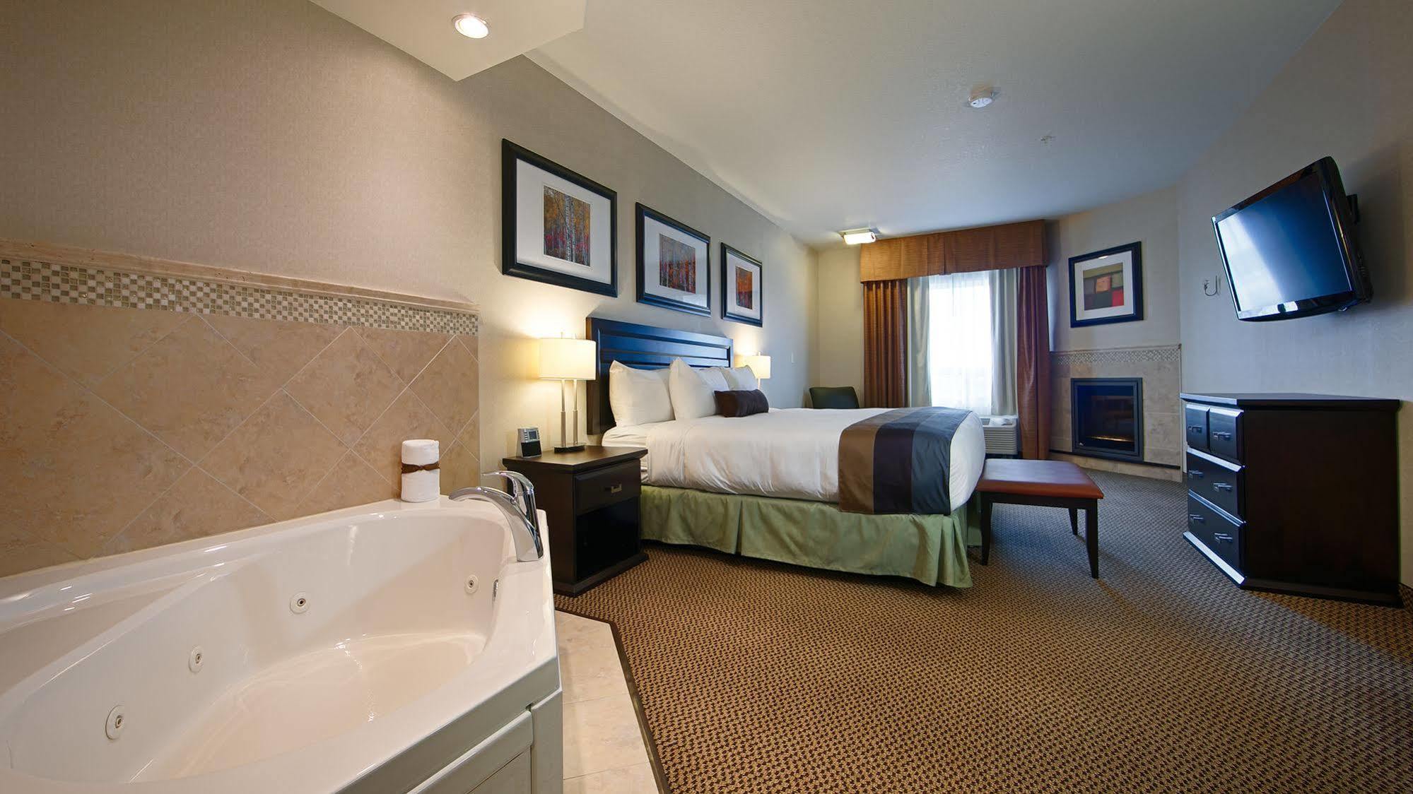 Best Western Wainwright Inn & Suites Exteriör bild