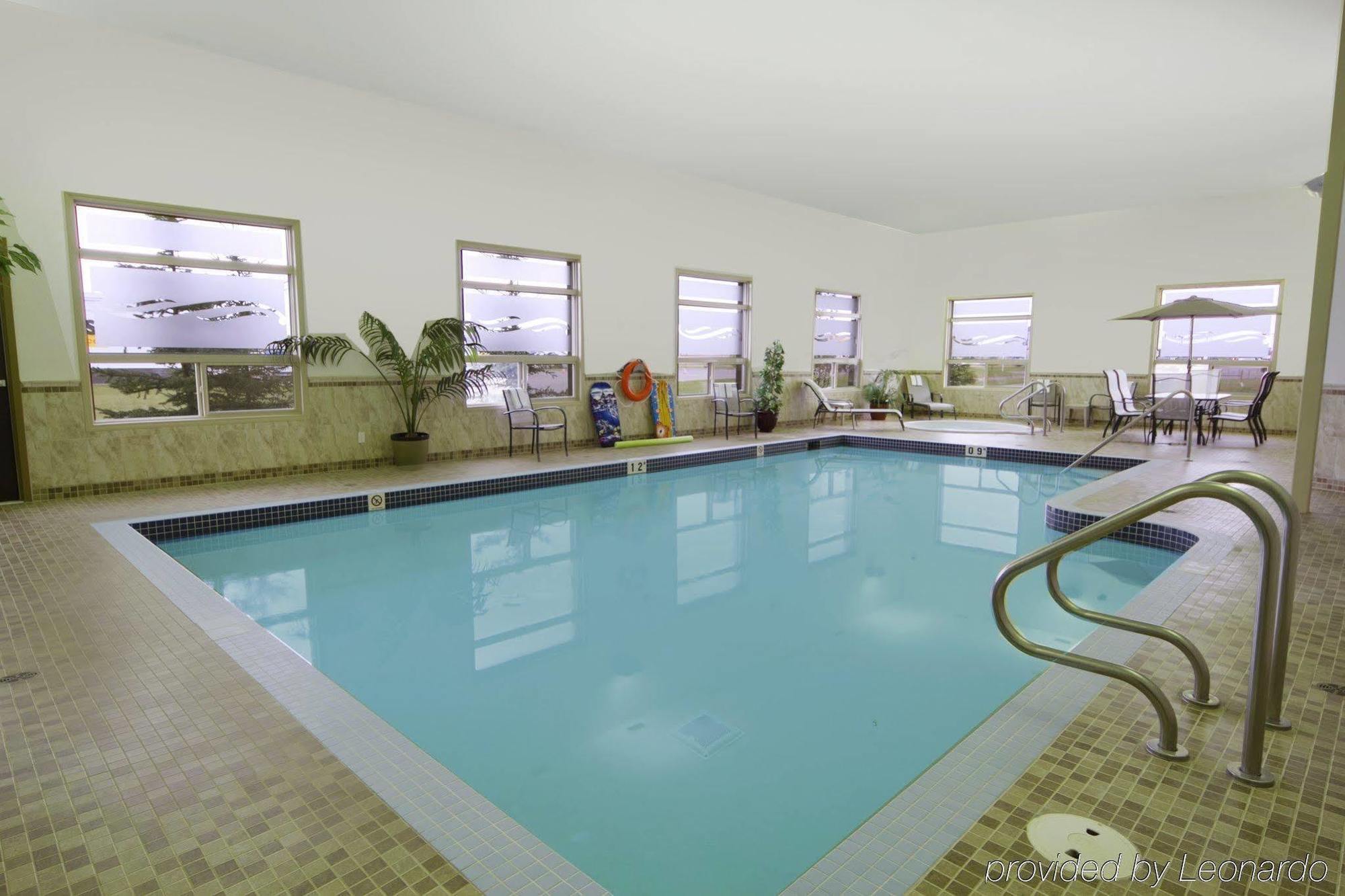 Best Western Wainwright Inn & Suites Exteriör bild