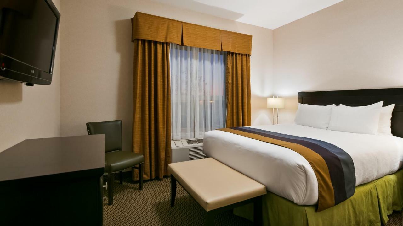 Best Western Wainwright Inn & Suites Exteriör bild